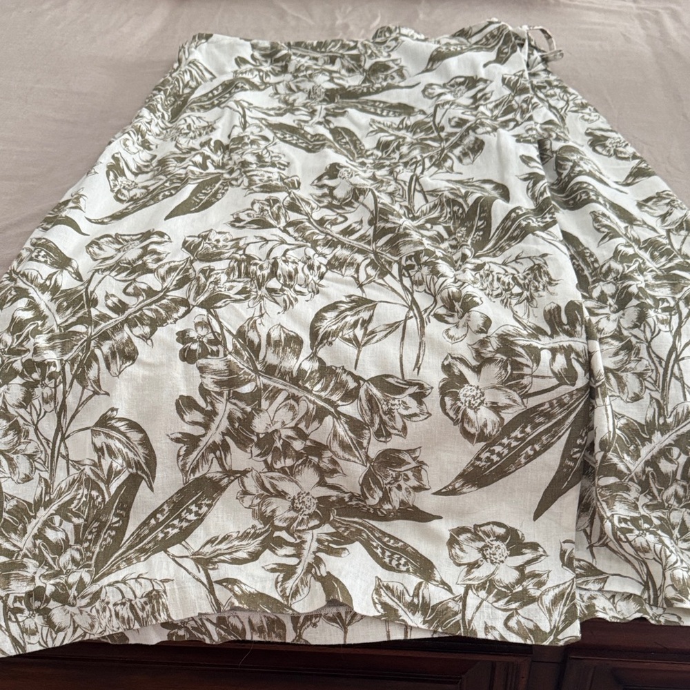 Abercrombie & Fitch Green Floral Print Women's Skirt